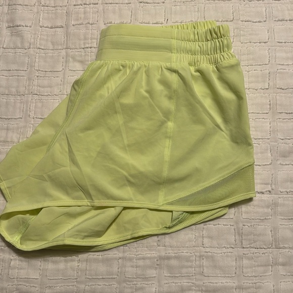 Lululemon Shorts size 8 - Picture 5 of 5